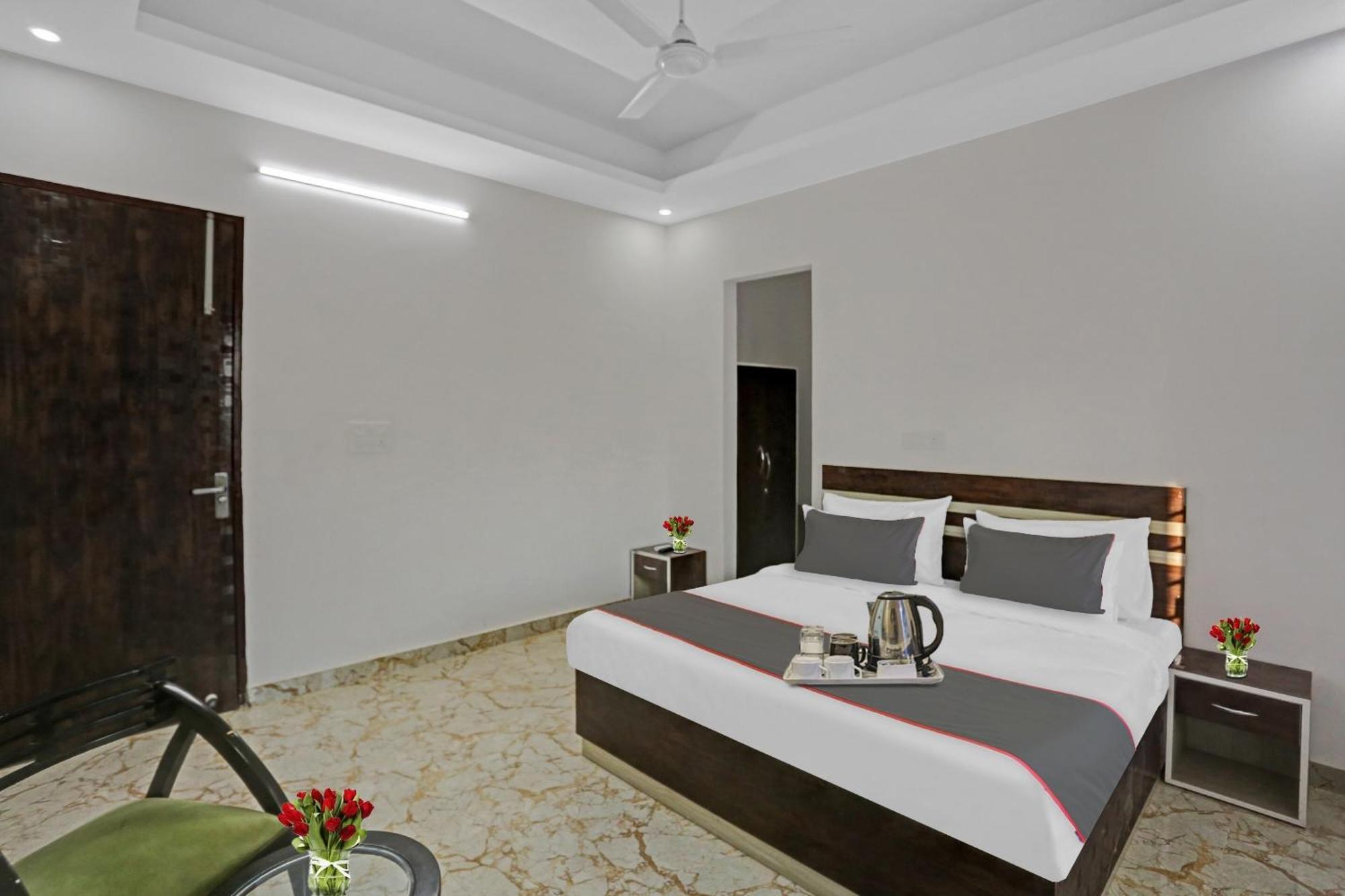 Collection O The Royal Fern Hotel Farrukhnagar Exterior foto
