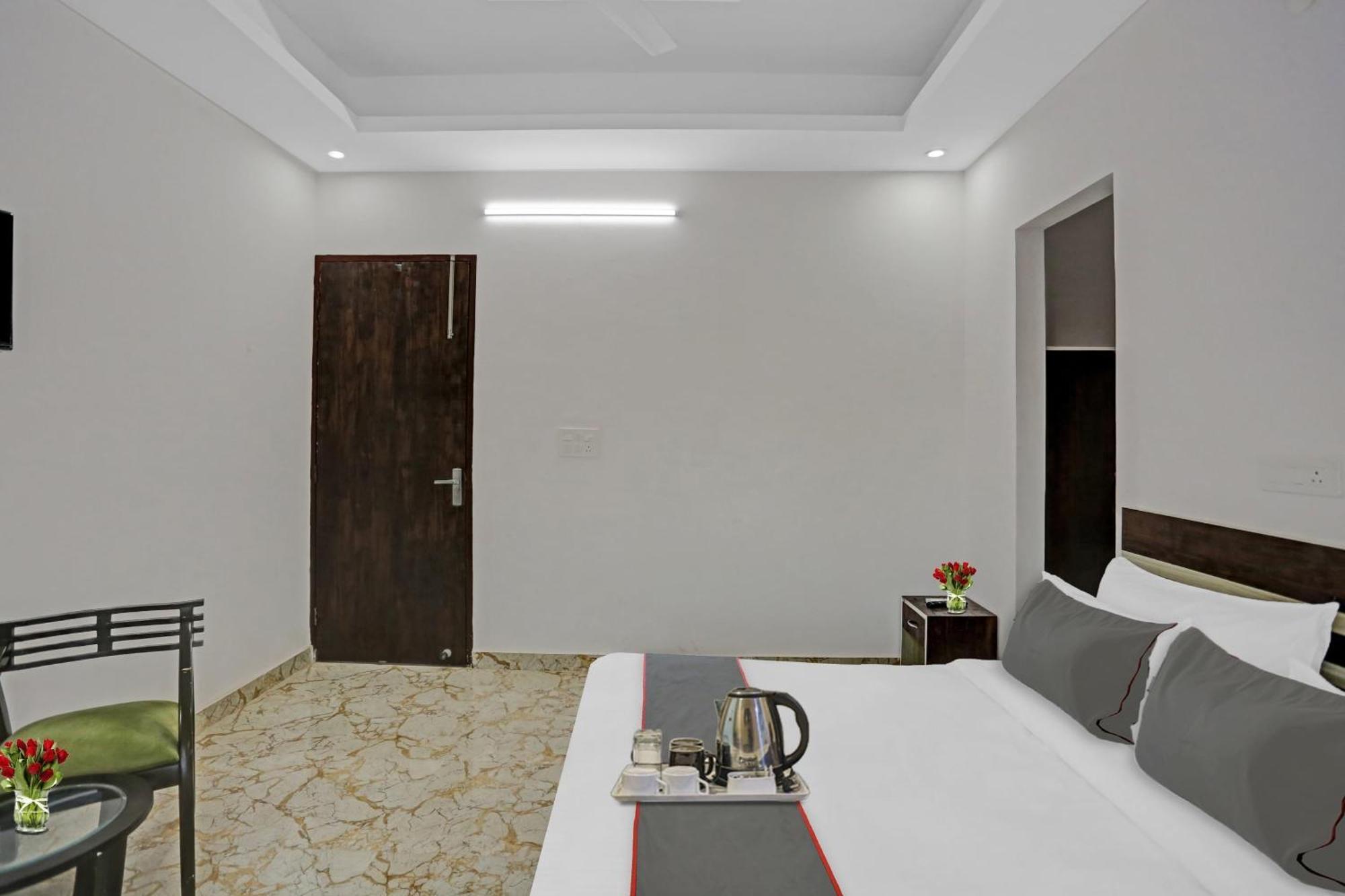 Collection O The Royal Fern Hotel Farrukhnagar Exterior foto