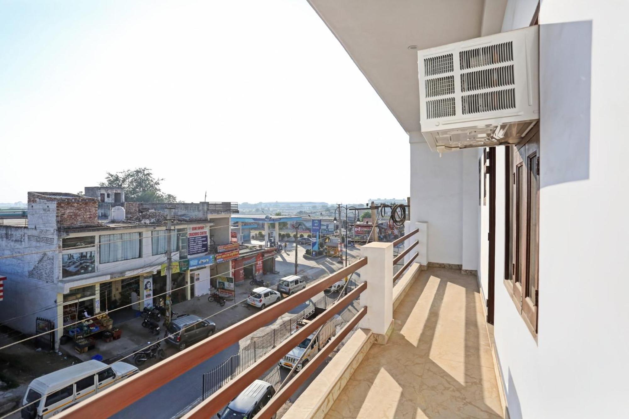 Collection O The Royal Fern Hotel Farrukhnagar Exterior foto
