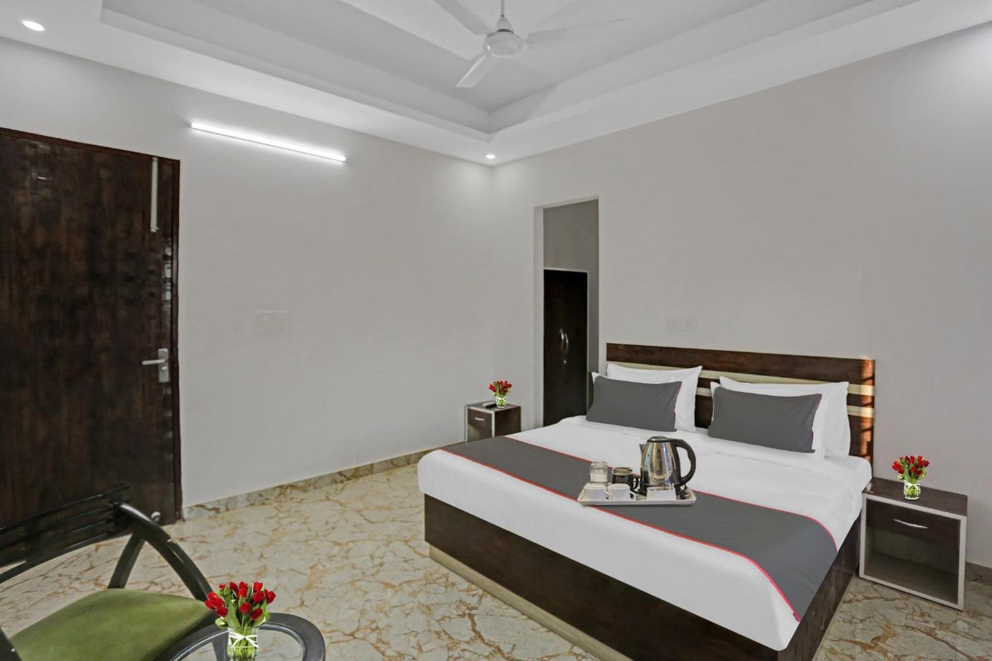 Collection O The Royal Fern Hotel Farrukhnagar Exterior foto